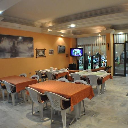Akerdem Hotel Kusadası Esterno foto