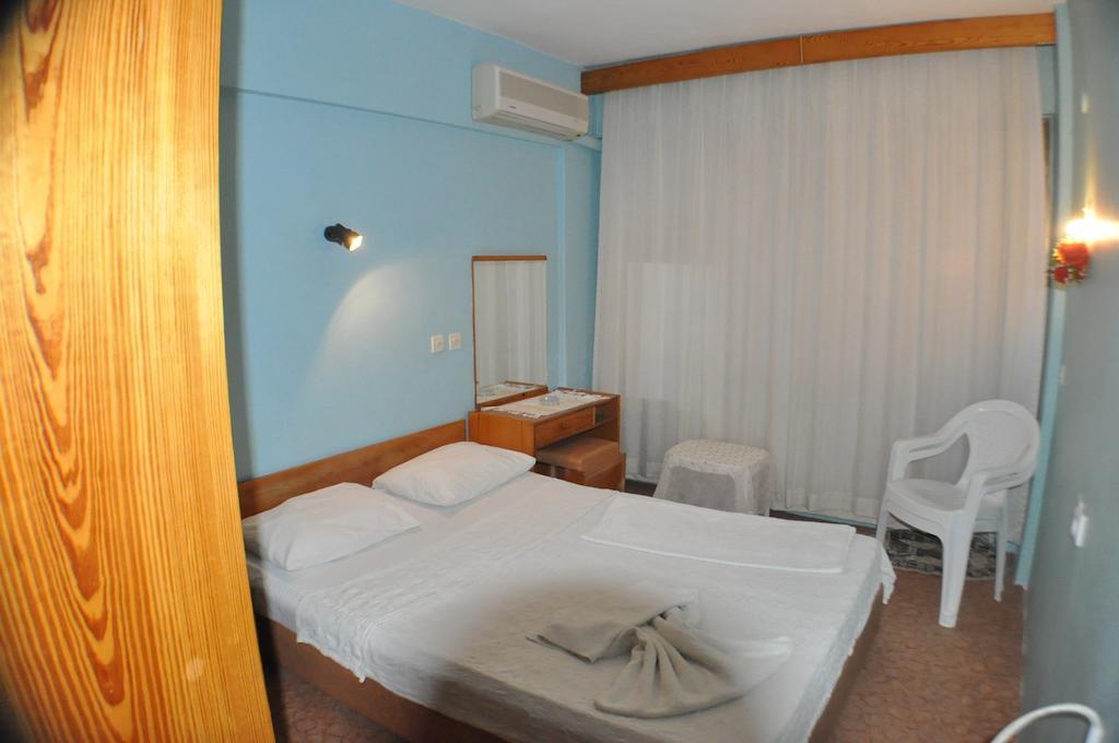 Akerdem Hotel Kusadası Esterno foto
