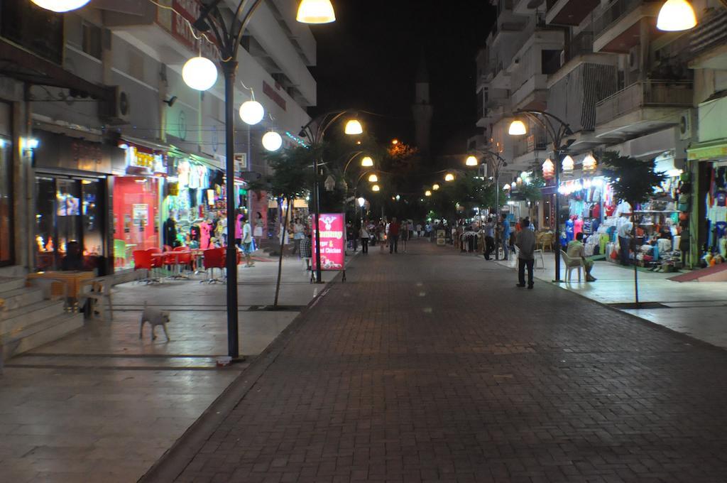Akerdem Hotel Kusadası Esterno foto